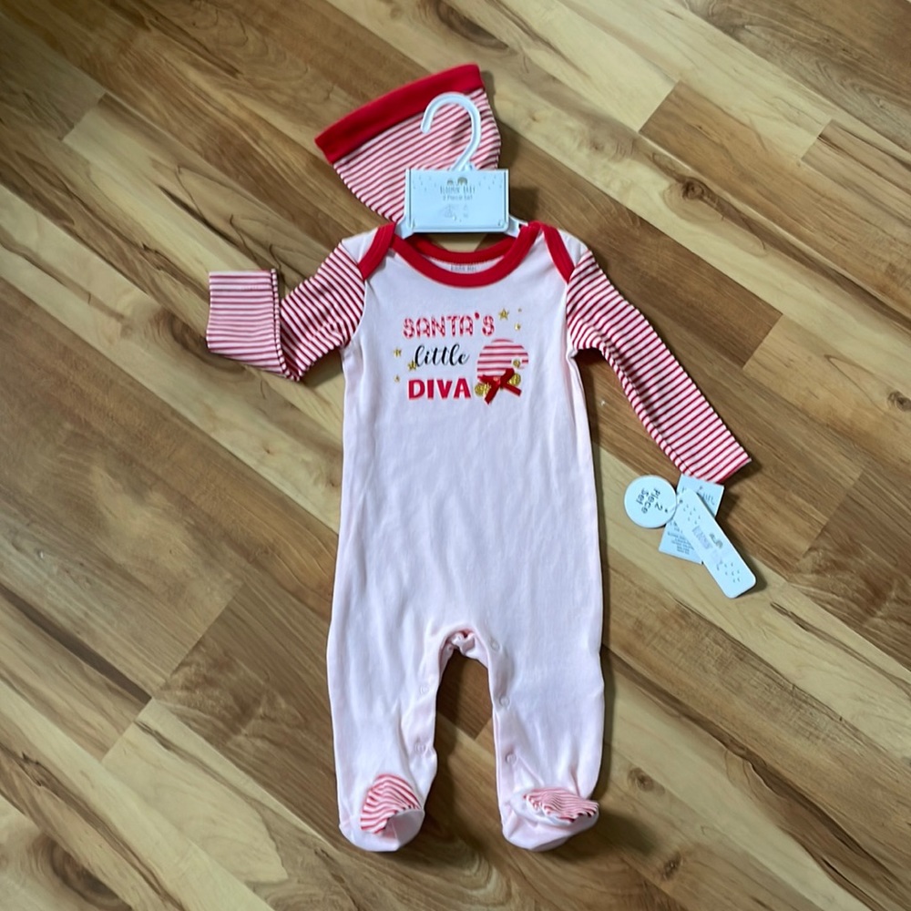 “Santa’s Little Diva” Two Piece Pajamas Size 3/6 Months